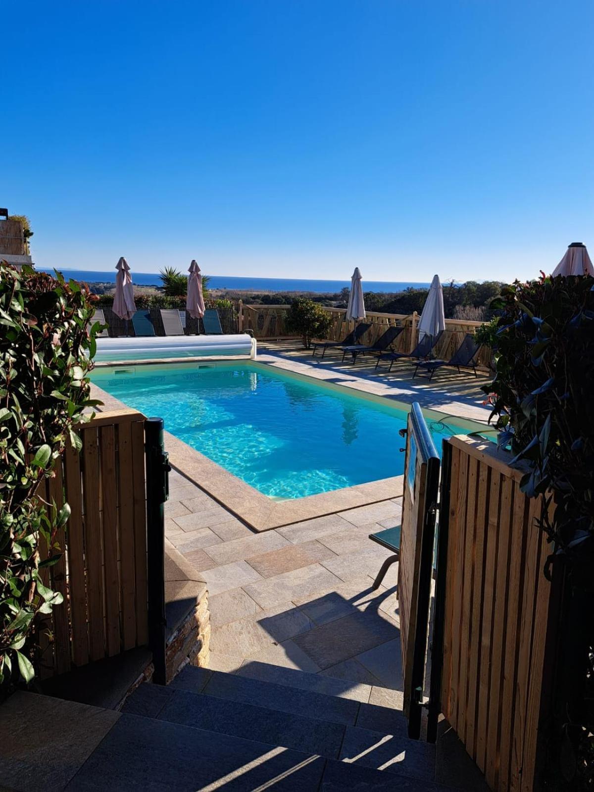 Cote Et Mer - Appartement Haut Standing Dans Villa Avec Piscine Et Vue Mer Taglio-Isolaccio Εξωτερικό φωτογραφία